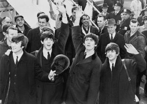 1200px-the_beatles_arrive_at_jfk_airport